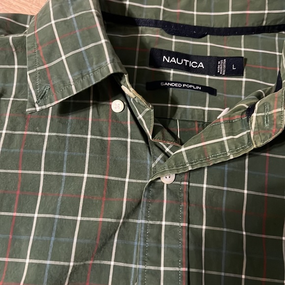 Two button ups - Picture 5 of 5